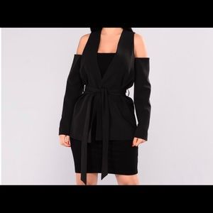 Shoulderless jacket